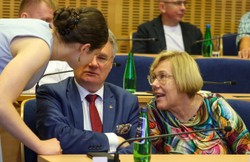 Miała zrezygnować z mandatu. Barbara Nowak: Muszę wrócić