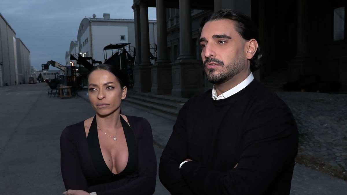 (VIDEO) "ĆERKA JE PRGAVA NA MAJKU" Darko Lazić zida sprat za svu decu u Brestaču, priča da je iz kafane išao u školu i mučio se, a onda se ubacila Kaća: "Teško mu pada i moj dekolte"