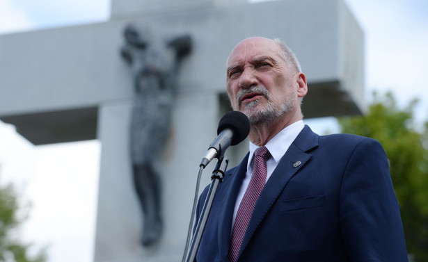 Macierewicz o Wałęsie: To jeden z najgroźniejszych agentów bezpieki