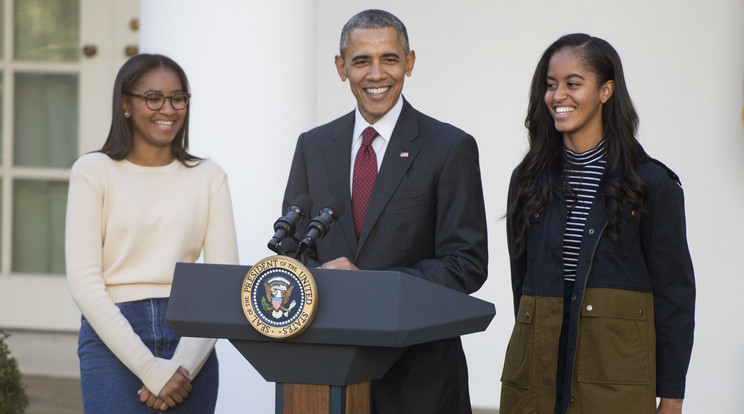 Barack Obama és a lányai egyre népszerűbbek/Fotó: Northfoto