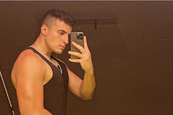 SIN DRAGANE MIRKOVIĆ IMA OPASAN HOBI Daje milione na ovu skupu kolekciju, a pevačica ne krije da je ponosna na njega (FOTO)