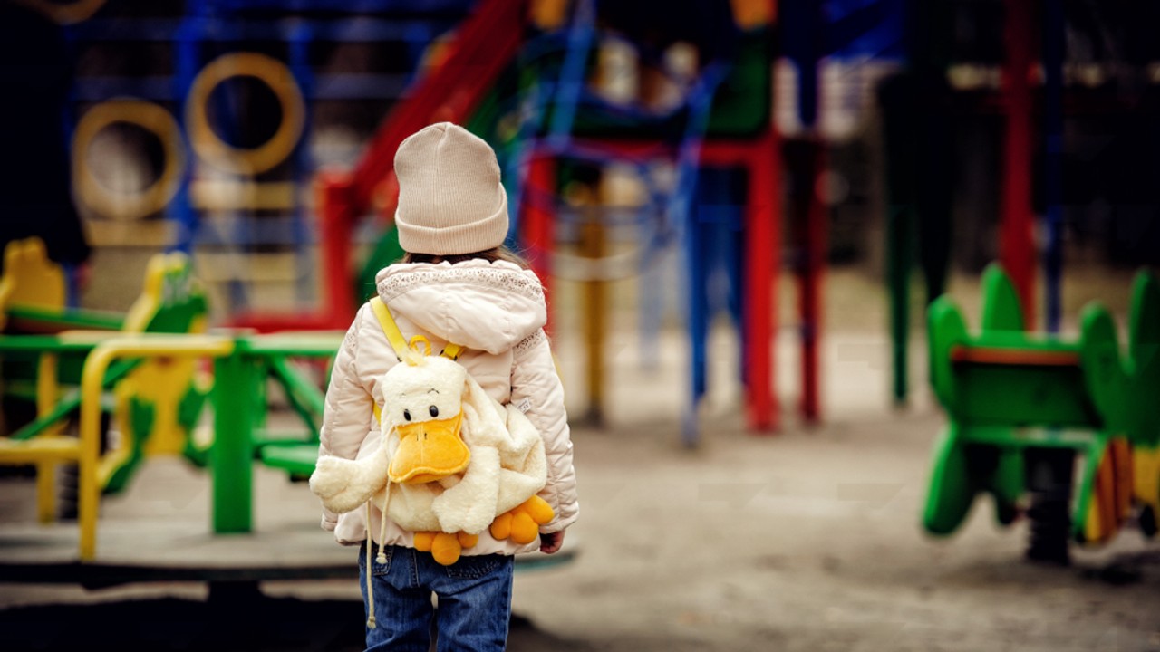 Dzieci same wyszły ze żłobka przez niedomkniętą bramkę. Niebezpieczna sytuacja w Bezrzeczu