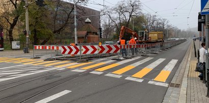 Naprawiają tory na Podwalu. Tramwaje kursują objazdami