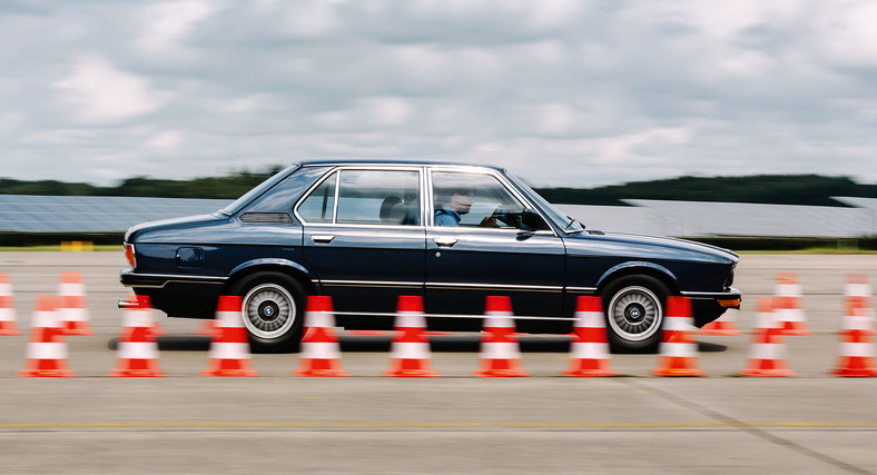 Limuzyny z lat 70. która jest najlepsza? Audi 200