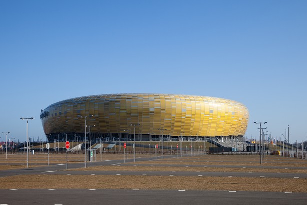 Od stycznia 2010 roku do końca 2014 roku obiekt w Gdańsku, który wybudowany został na Euro 2012, nosi nazwę „PGE Arena Gdańsk”. PGE za umowę zapłaci łącznie 35 mln PLN i jest to dotychczas najwyższa kwota w polskiej branży naming rights.