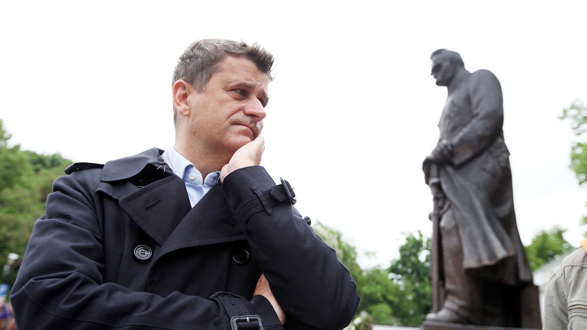 Janusz Palikot w najnowszym wpisie na swoim blogu skomentował podaną przez Onet wiadomość dotyczącą etapów wycofywania polskich żołnierzy z Afganistanu. Były poseł PO kwituje decyzję w sprawie zakończenia misji przez Polaków słowami: "Kolejny sukces Ruchu Poparcia Palikota".