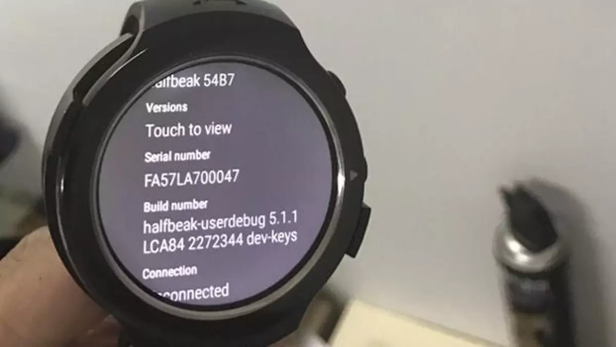 HTC Halfbeak z Android Wear na zdjęciach