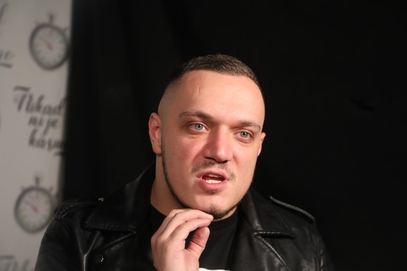 DRAMA U ZEMUNU! Gastoz usred stravične oluje, BUJICA NA ULICAMA: Pobednik Elite podelio šok prizore (FOTO)