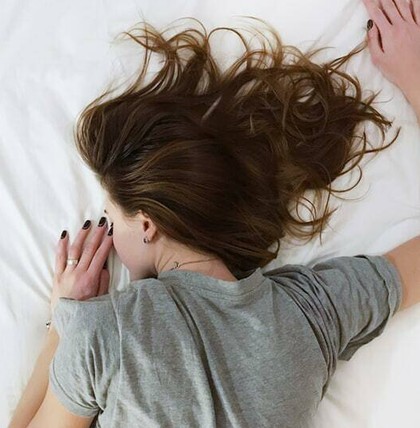 Mit den richtigen Getränken wird nachts die Fettverbrennung angekurbelt.