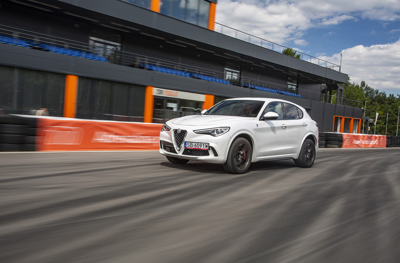 Alfa Romeo Stelvio Quadrifoglio - ekstraklasa szybkich SUV-ów