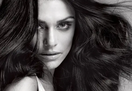 Rachel Weisz nową twarzą L’Oréal