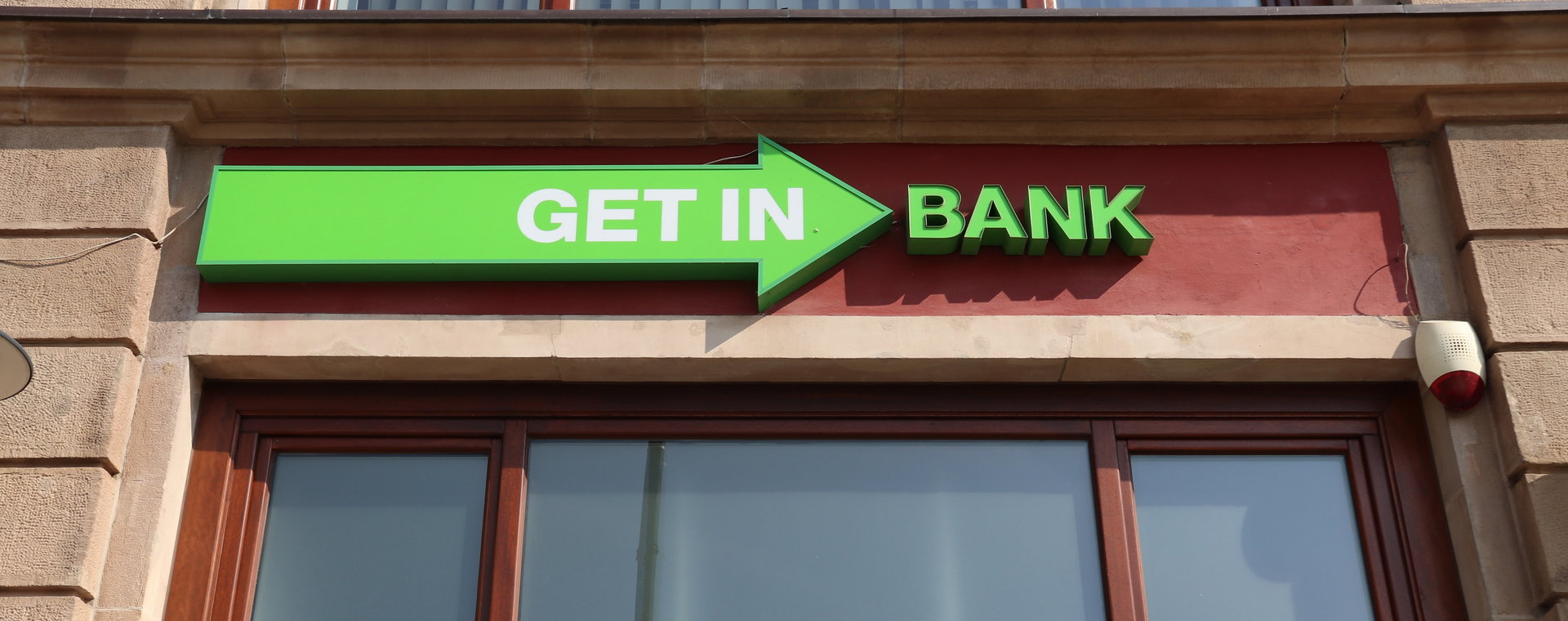 Getin Noble Bank w piątek, 30 października, przestał istnieć w dotychczasowej formie. Jego działalność została przeniesiona w większości do Banku BFG. 