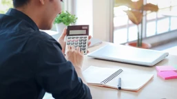 programy motywacyjne oparte na instrumentach finansowych są z 19-proc.