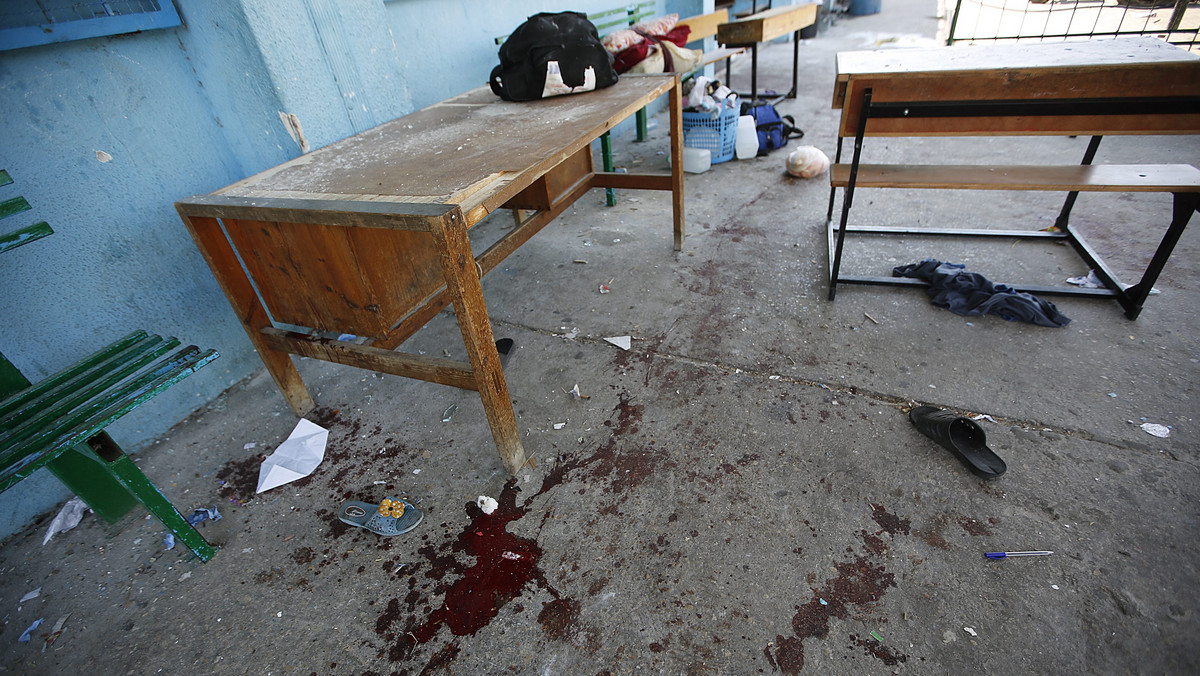 Unia Europejska wezwała w piątek do przeprowadzenia "szybkiego dochodzenia" w sprawie ostrzelania przez wojsko izraelskie szkoły ONZ-owskiej w Strefie Gazy, wskutek którego zginęło wczoraj 15 osób, w tym dzieci, a 200 zostało rannych.