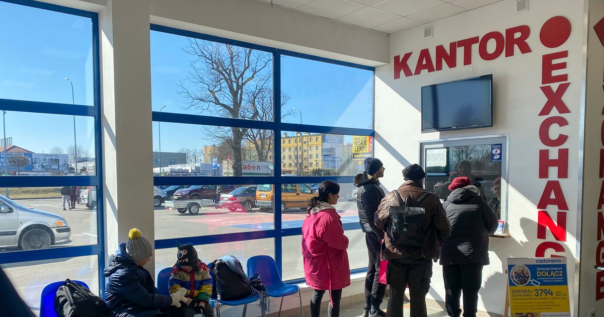 Kursy walut na żywo: Co się dzieje z polskim złotym? Notowania franka, dolara i euro 6 marca