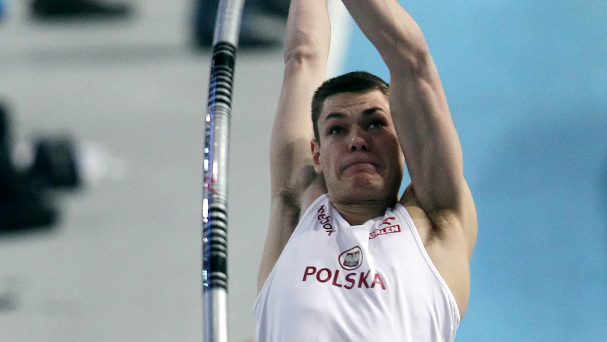 Ogromnego pecha miał Paweł Wojciechowski w finałowym konkursie skoku o tyczce w ramach rozgrywanych w Paryżu mistrzostw Europy w lekkiej atletyce. Reprezentant Polski zajął czwarte miejsce, a do podium brakło mu jednego centymetra.