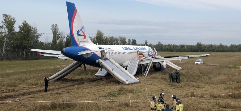 Odrzutowiec na polu pszenicy — ryzykowna misja Ural Airlines