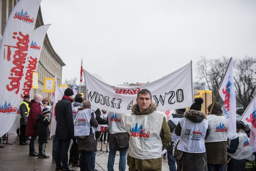 Nauczyciele protestowali pod Urzędem Wojewódzkim we Wrocławiu 