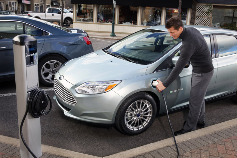 Ford stawia na prąd. Oto elektryczna rodzina Focusa