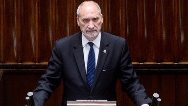 Jak Macierewicz, Kownacki i Bączek polowali na caracale. Wyciekły nowe e-maile Dworczyka