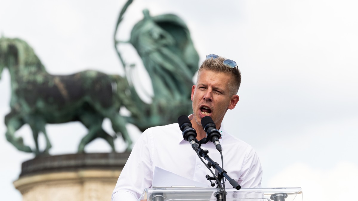 Magyar Péternek megtiltották, hogy bemenjen a Honvédkórház VIP-osztályára