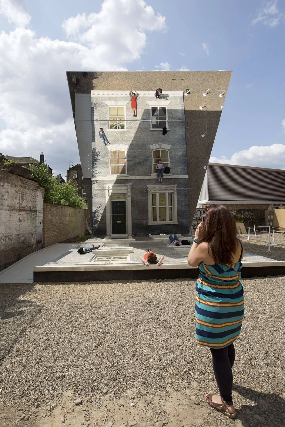 Tek se iz daljine vidi šta se tačno dešava