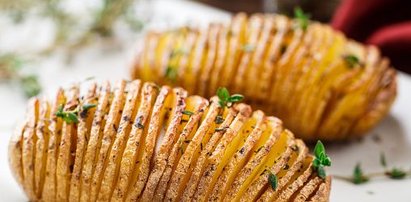 Pieczone ziemniaki Hasselback w mundurkach — chrupiąca przekąska, która odmieni Twoje menu