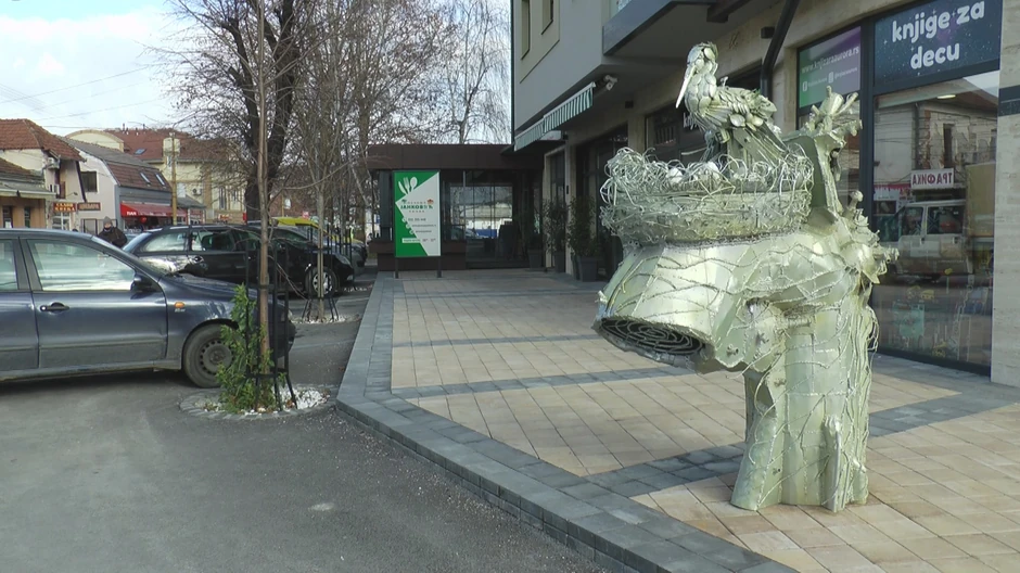 Držač za bicikle u Čačku koji je nasmejao Srbiju