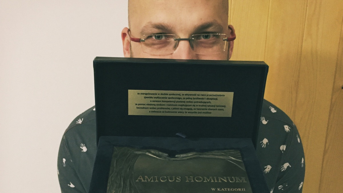 17 grudnia 2015 roku podczas Małopolskiego Forum Organizacji Pozarządowych Województwo Małopolskie wyróżniło najbardziej aktywnych społeczników. Statuetkę "Amicus Hominum" w kategorii "Polityka społeczna i prorodzinna" odebrał Łukasz Kaliciński, założyciel NOT JUST SHOP.