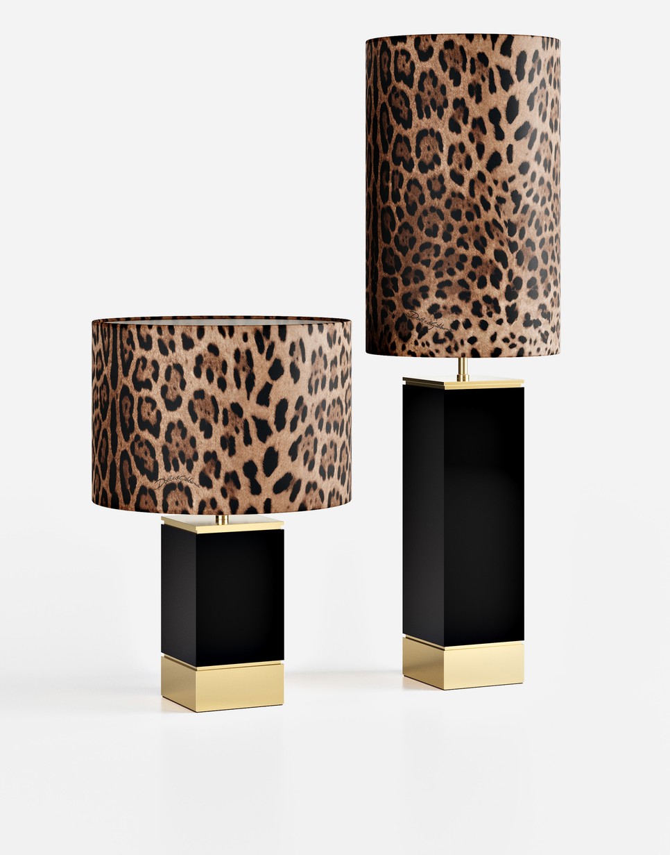 A Dolce&Gabbana márka szerelmeseinek nélkülözhetetlen darabok lehetnek a márka lakásdekorációs termékei