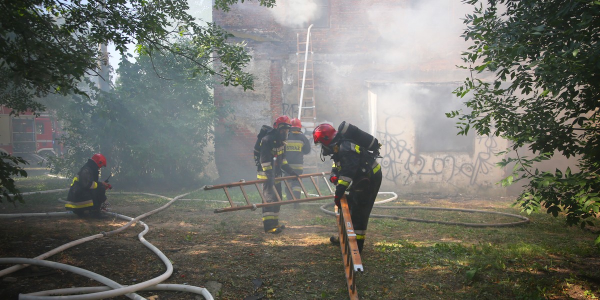 Pożar pustostanu na Legionów