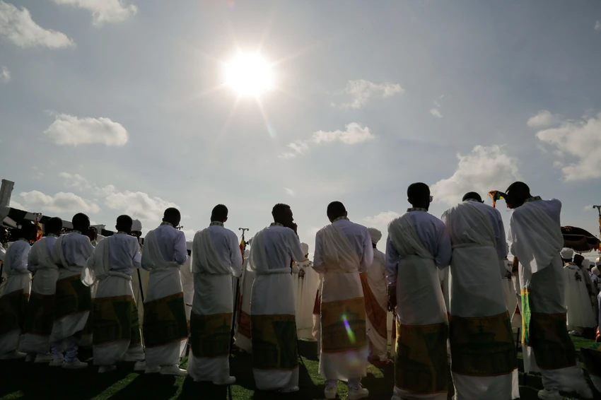 Etiopski pravoslavni hrišćani slave Timkat festival u Adis Abebi, Etiopija, 19. januara 2026. Timkat je jedna od najvećih proslava u etiopskom kalendaru i zapravo je festival Bogojavljanja kojim se obeležava dan kada je Jovan Krsitelj krstio krštenje Isusa Hrista u reci Jordan. Festival je 2019. upisan u Uneskovu listu nematerijalnog kulturnog nasleđa čovečanstva | Foto: MINASSE WONDIMU HAILU/EPA/Shutterstock