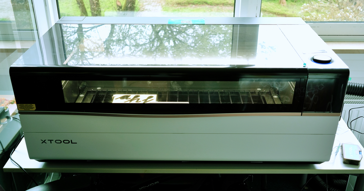 xTool P3 im Test: CO2-Laser mit 80 Watt schneidet und graviert auch Acryl