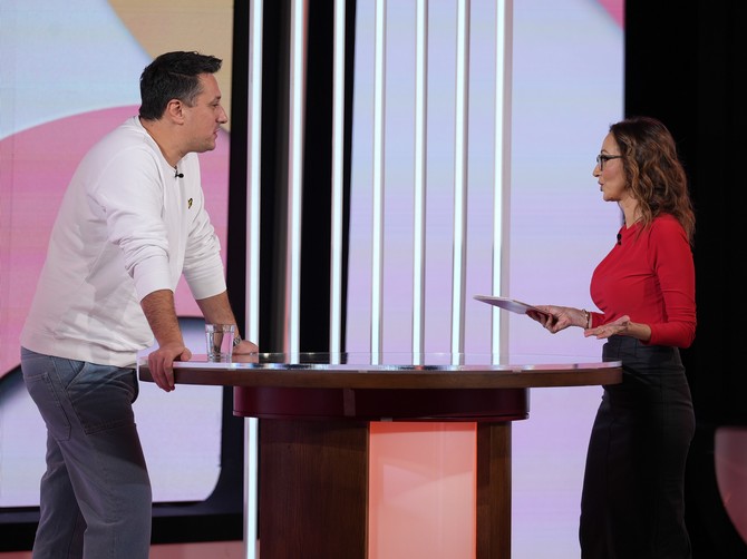 Glumac Andrija Milošević sa voditeljkom i autorkom emisije "Blic žena studio"