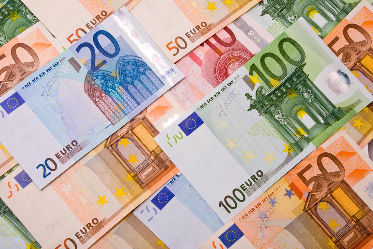 Kurs euro EUR/PLN - notowania walut, 28 stycznia 2022
