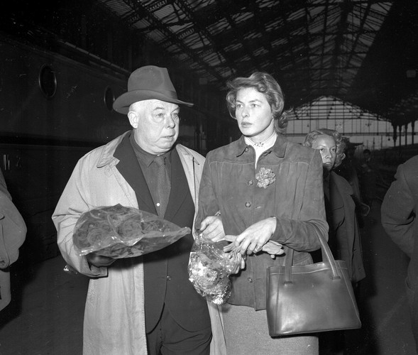 4. 'Reguły gry' (Jean Renoir, 1939) – na zdjęciu reżyser w towarzystwie Ingrid Bergman