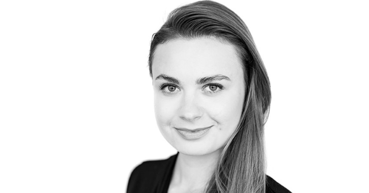 Kiedy Julia spotykała się z zapalonym piechurem, odkryła, że kupuje ...