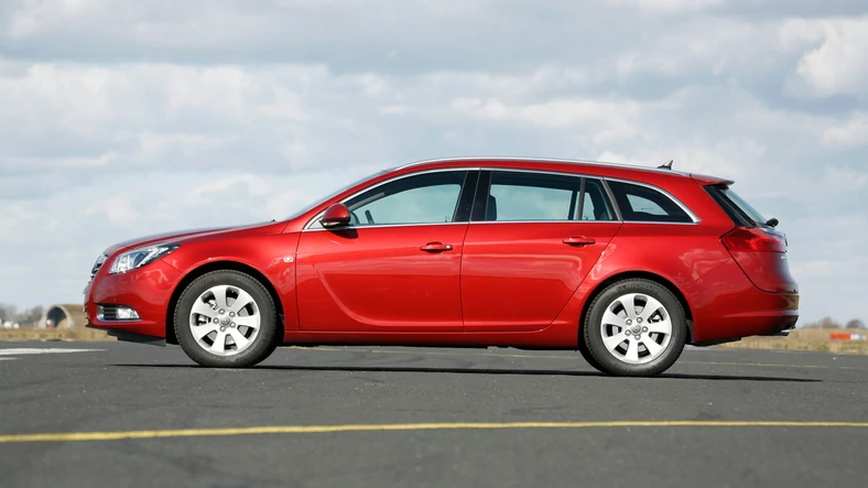 Opel Insignia (od 2009 r.) - od 34 500 zł 