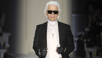 „A tervezés olyan, mint a légzés, és ha nem lélegzem, bajban vagyok” - Hat éve nincs köztünk Karl Lagerfeld, a kreativitás és szépség halhatatlan őrzője