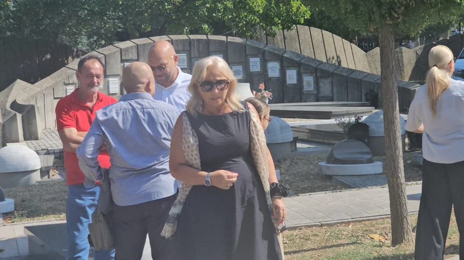 Šabanovi najmiliji na njegovom grobu povodom njegovog rođendana