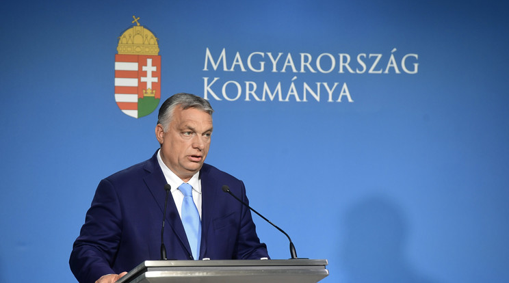 Orbán Viktor miniszterelnök a Kormányinfó sajtótájékoztatón a Miniszterelnöki Kabinetiroda sajtótermében / Fotó: MTI/Koszticsák Szilárd