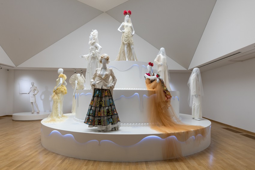 Izložba venčanica Žana Pola Gotjea