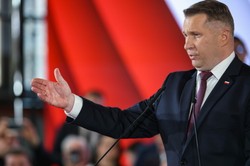 Czarnek o SAFE: To jest jawna opcja niemiecka. Pogonić to dziadostwo!