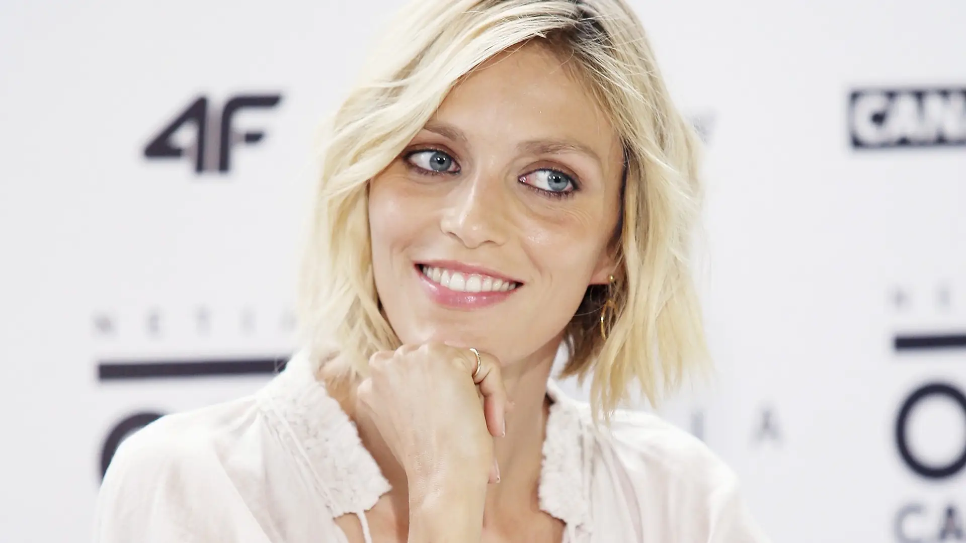 Anja Rubik składa plastikową obietnicę, pod którą powinniśmy podpisać się wszyscy i rozpoczyna nowy "challenge"