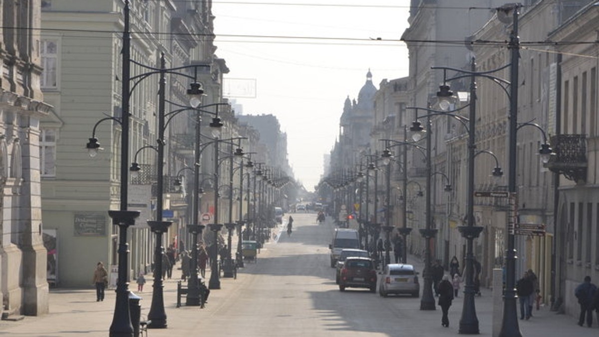 Przedsiębiorcy z ulicy Piotrkowskiej apelują do prezydent Łodzi Hanny Zdanowskiej i radnych Rady Miejskiej o ponowną dyskusję nad zorganizowaniem imprezy z okazji otwarcia miejskiego deptaka.