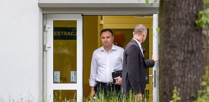 Tajna akcja „ból zęba”. Prezydent i jego minister na Szaserów