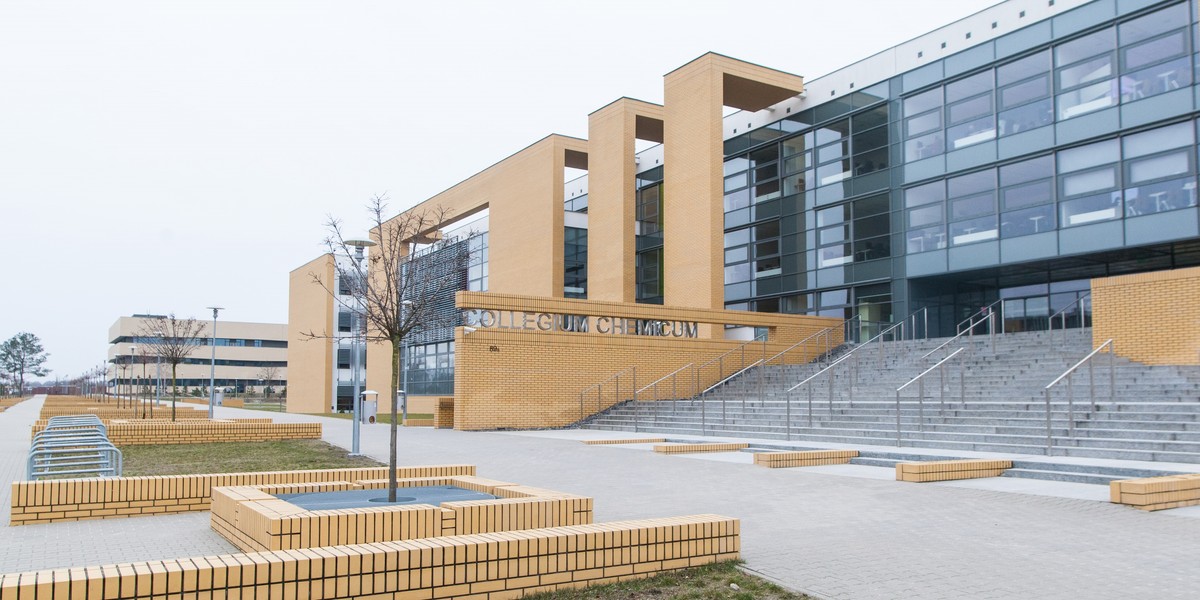 Mężczyzna zaatakował tasakiem profesora UAM