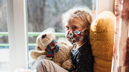 COVID-19 może dawać nietypowe objawy u dzieci