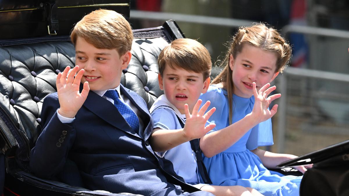 Dobj el mindent: Csodaszép fotó készült Lajos hercegről, Sarolta hercegnőről és György hercegről