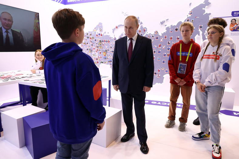 Władimir Putin w centrum dla młodzieży w Moskwie. Rosja. 2022 r.